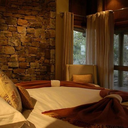 Buffalo Ridge Safari Lodge Madikwe viltreservat Exteriör bild