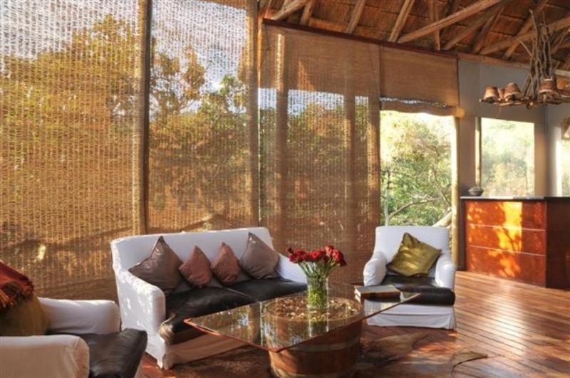Buffalo Ridge Safari Lodge Madikwe viltreservat Exteriör bild