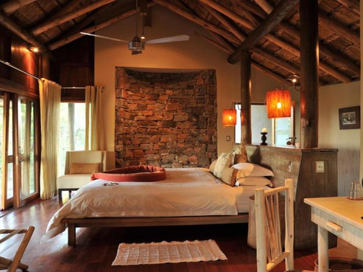 Buffalo Ridge Safari Lodge Madikwe viltreservat Exteriör bild